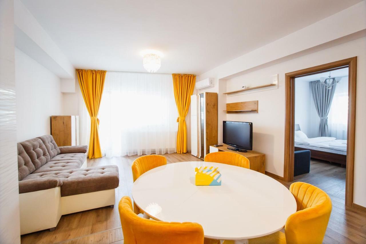 Spacious & Bright 2 Bedroom Central Apartment Oradea Zewnętrze zdjęcie