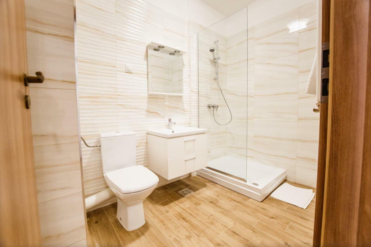 Spacious & Bright 2 Bedroom Central Apartment Oradea Zewnętrze zdjęcie