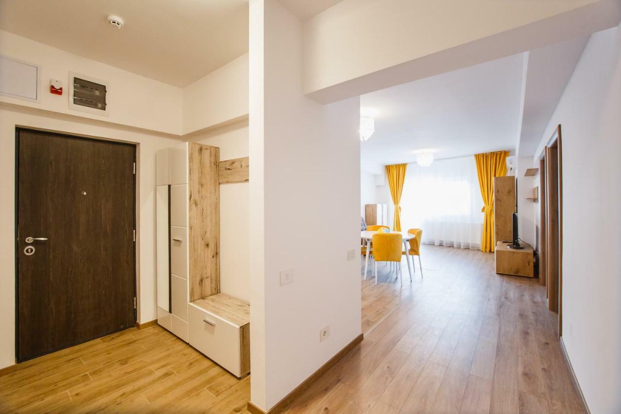Spacious & Bright 2 Bedroom Central Apartment Oradea Zewnętrze zdjęcie