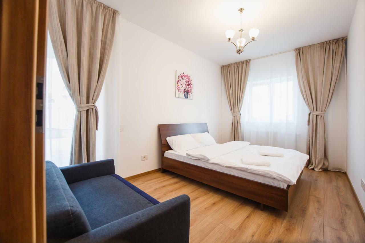 Spacious & Bright 2 Bedroom Central Apartment Oradea Zewnętrze zdjęcie