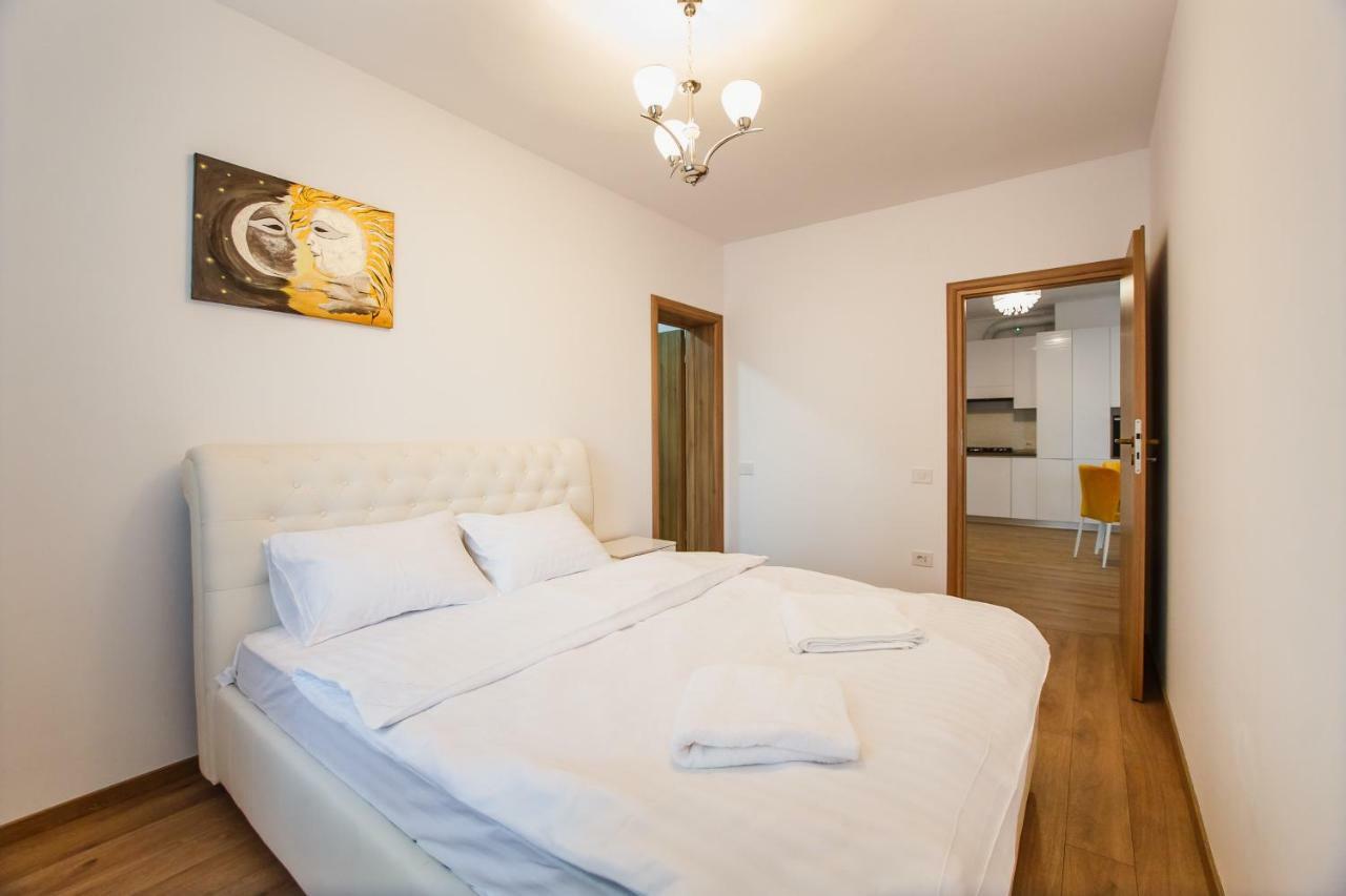 Spacious & Bright 2 Bedroom Central Apartment Oradea Zewnętrze zdjęcie
