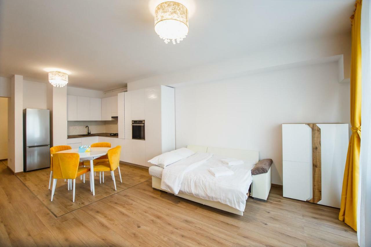 Spacious & Bright 2 Bedroom Central Apartment Oradea Zewnętrze zdjęcie