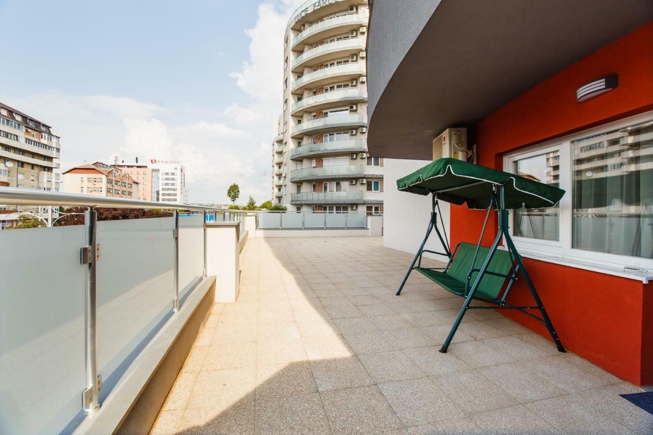 Spacious & Bright 2 Bedroom Central Apartment Oradea Zewnętrze zdjęcie
