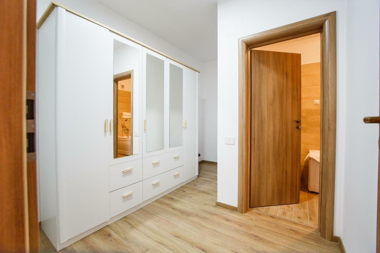 Spacious & Bright 2 Bedroom Central Apartment Oradea Zewnętrze zdjęcie