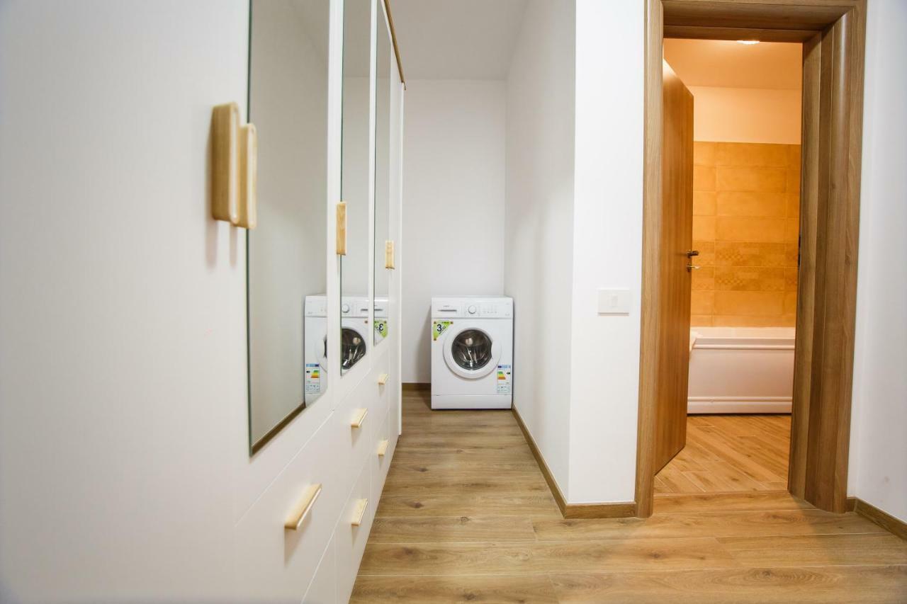 Spacious & Bright 2 Bedroom Central Apartment Oradea Zewnętrze zdjęcie